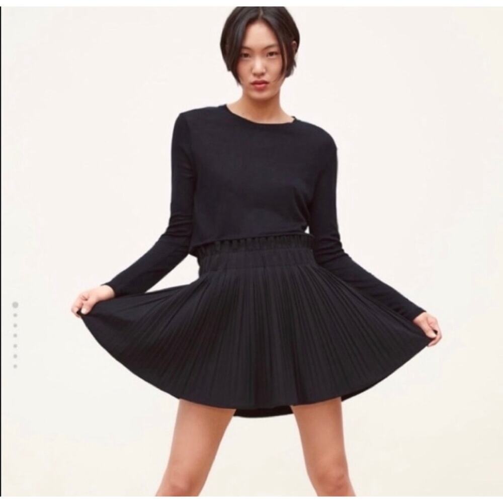 Zara black pleated skort  mini skirt, size XS
4886260800